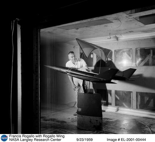 RogalloHangGliderJune1959June.jpg