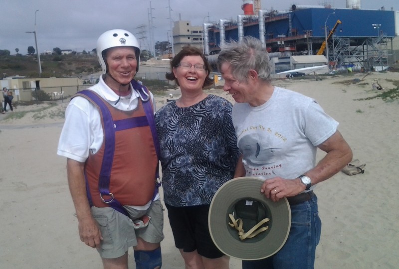 Joe_Faust_Robin_and_Nancy_at_Dockweiler_Beach_in_2015.jpg
