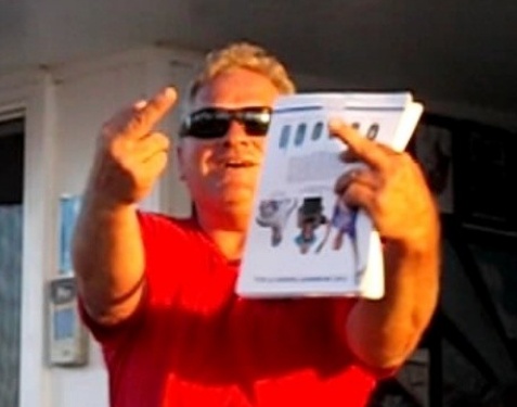 Robin_Marien_Double_Finger.jpeg