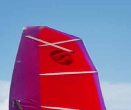 f2AirborneAustraliaWingTip.jpg