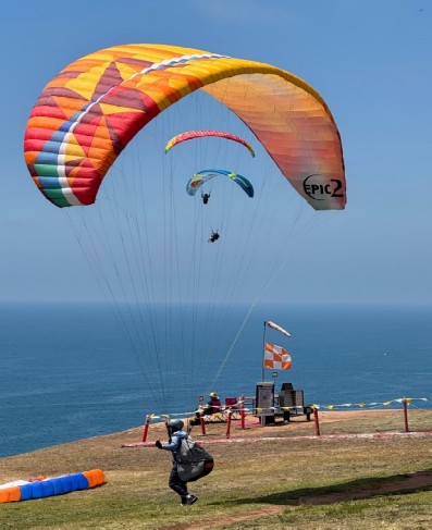 Paragliders.jpeg