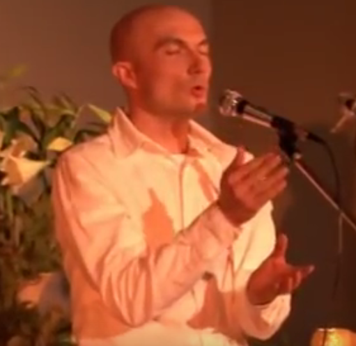 Overtone Singing in Concert - Miroslav Grosser (Berlin).PNG